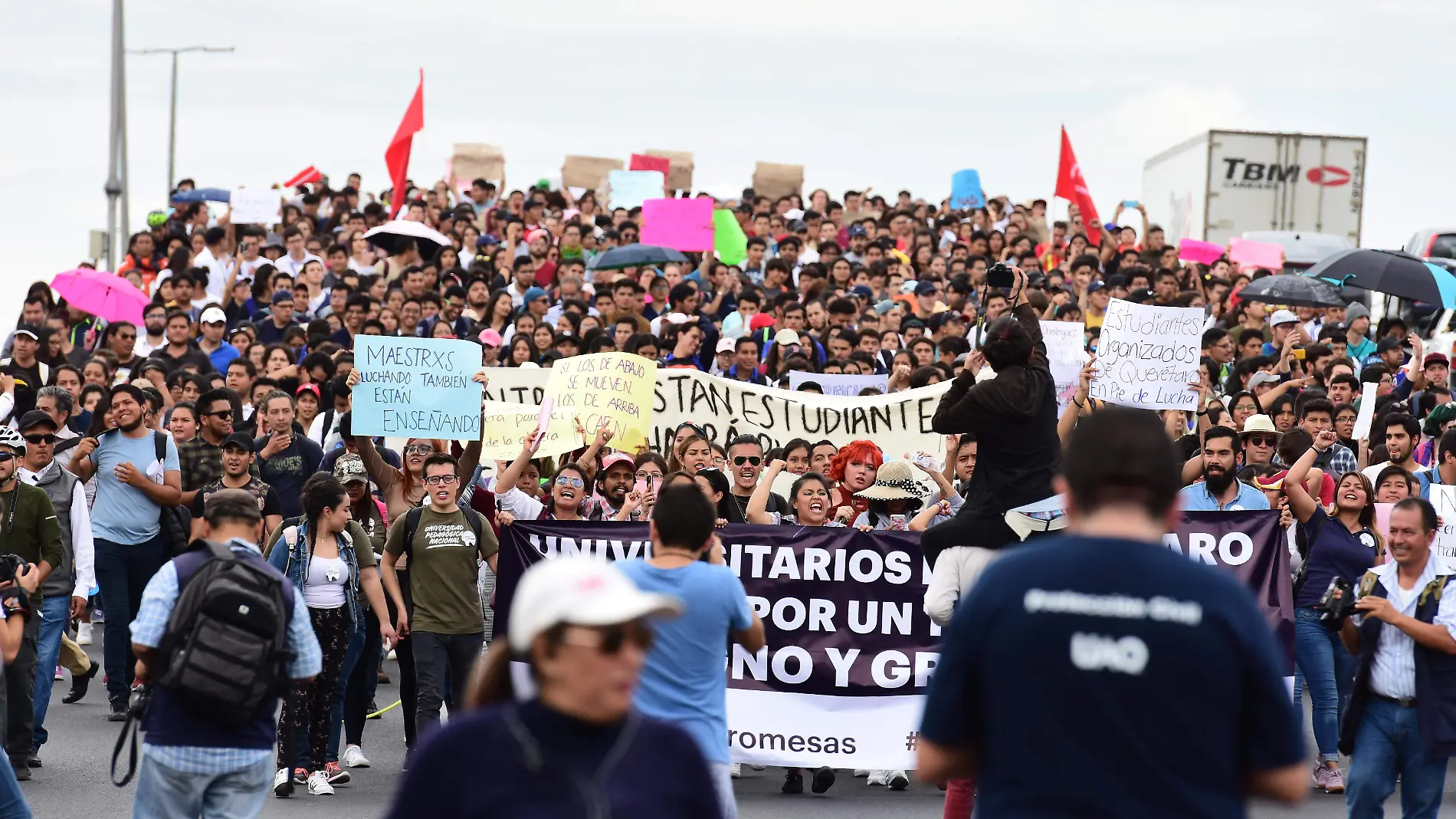 1A MARCHA UAQ 4_MM